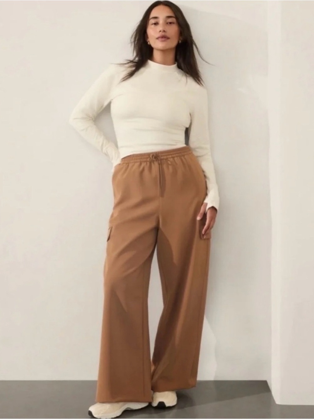 NWT Athleta Promenade Cargo Pant Dark Tan Size Small